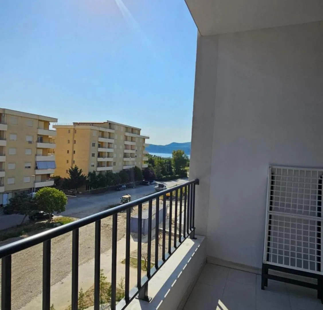 3 Modern Apartments For Big Groups Or Families Orikum 0*,